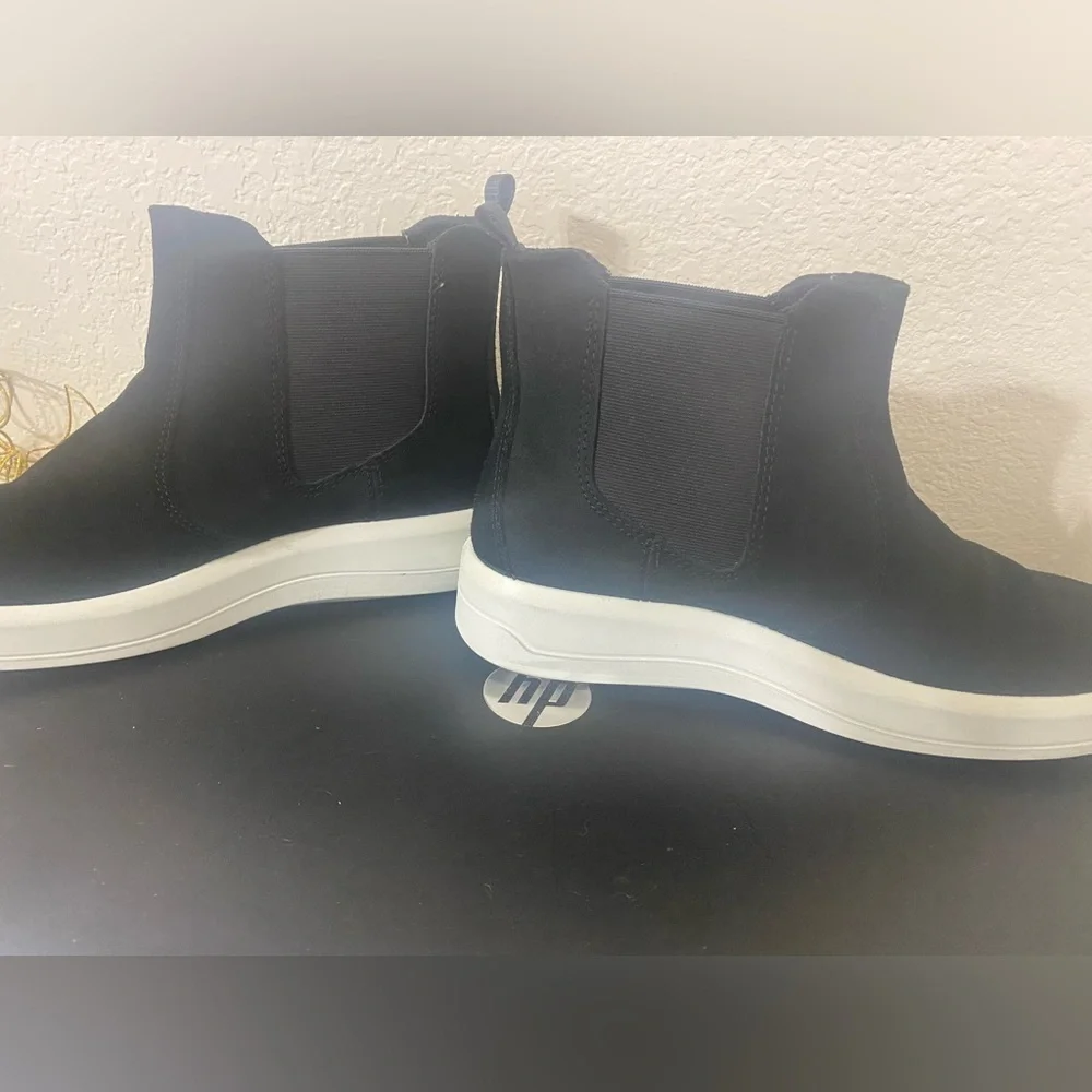 Ecco women Black Suede Chelsea Sneaker Boots - Casual Slip-On size 37 USA 7.5